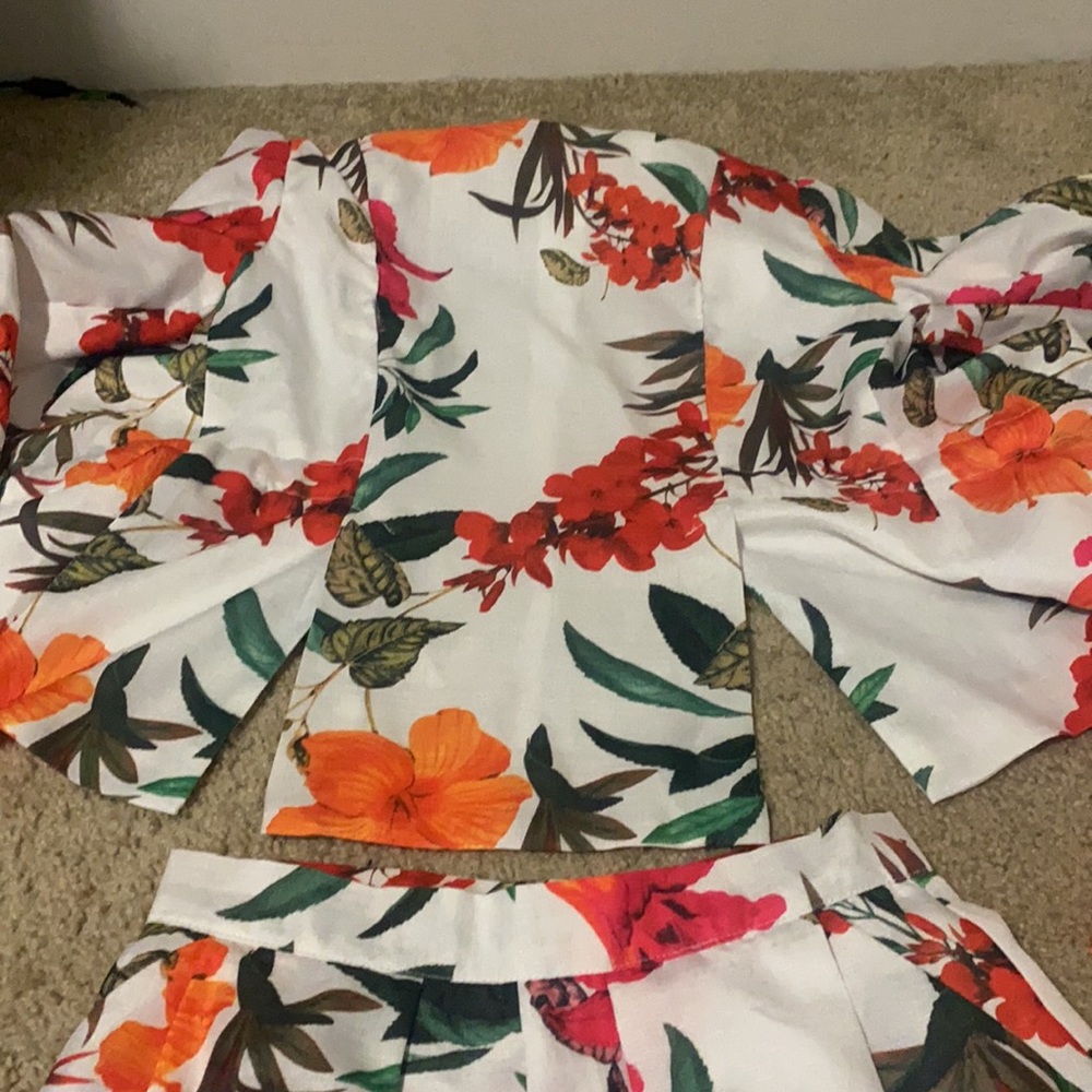Two piece - Picture 5 of 5